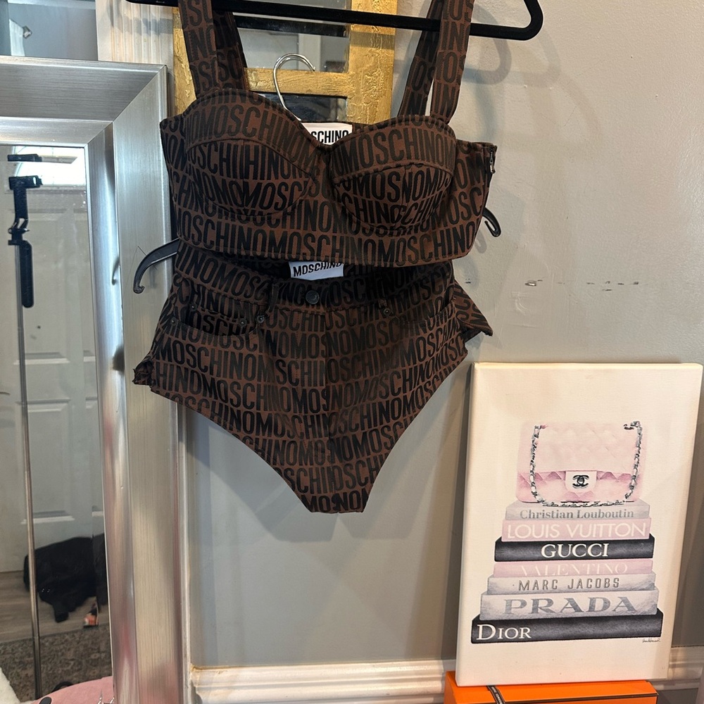 Moschino Tan and Black Logo Short & Corset set - Picture 8 of 10